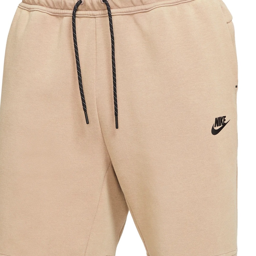 Nike Tech Fleece Men’s Light Weight Shorts Medium